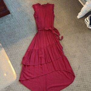 Size S sleeveless hi-lo dress. Who What Wear brand. Very flowy and flattering.